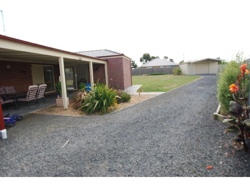 15 Stanley Crt, Inverloch VIC 3996
