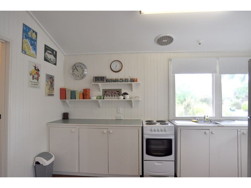 38 Bayview Avenue, Inverloch VIC 3996