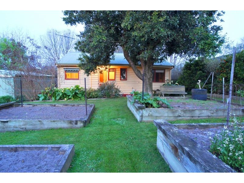 44 Victoria Road, Loch VIC 3945