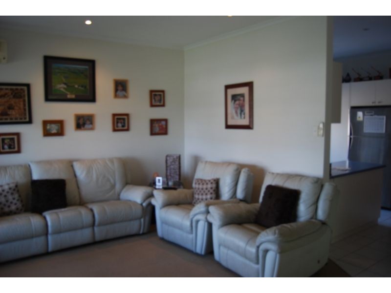 23 Bayview Avenue, Inverloch VIC 3996