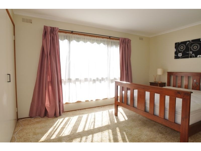 16 Hamilton St, Inverloch VIC 3996