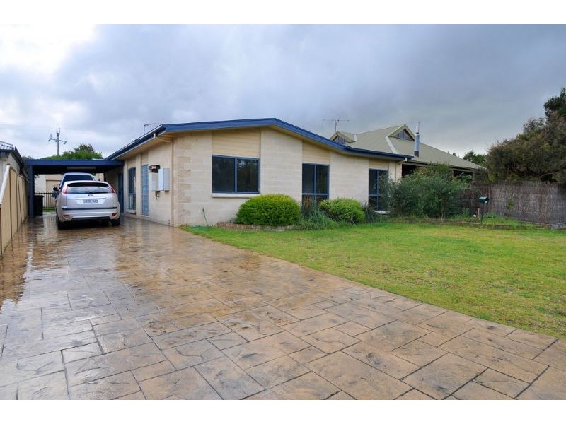 8 Naiomi Court, Inverloch VIC 3996