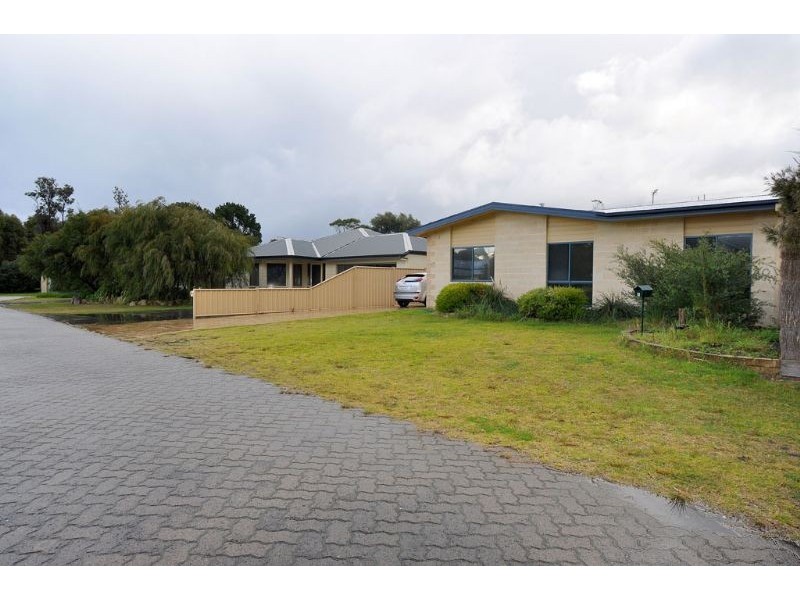 8 Naiomi Court, Inverloch VIC 3996