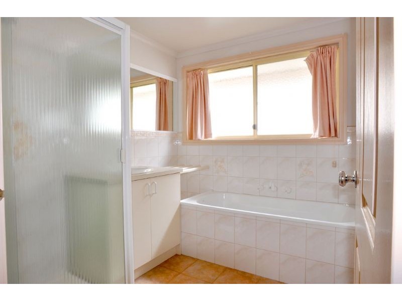 84 Toorak Road, Inverloch VIC 3996
