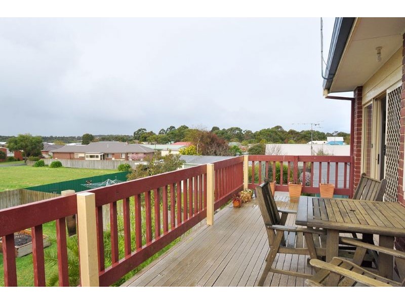 84 Toorak Road, Inverloch VIC 3996
