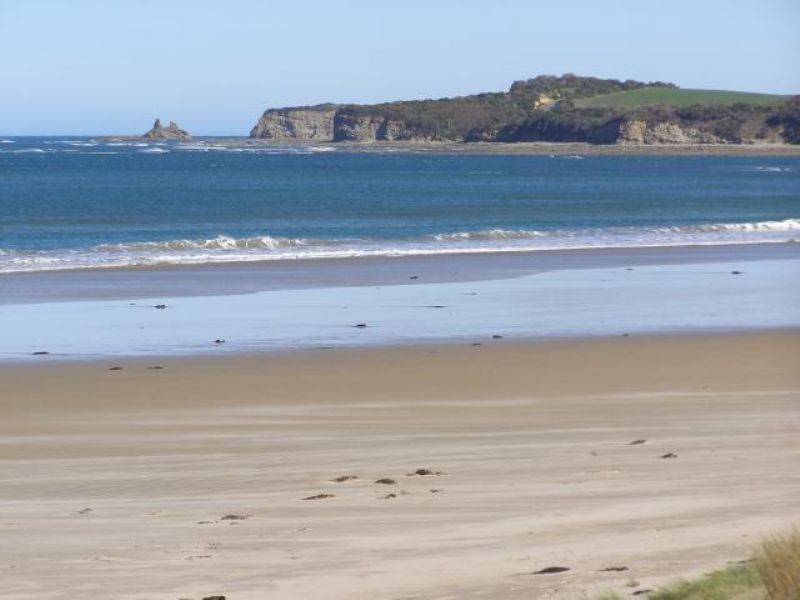 LOT 323 Hobson Plc, Inverloch VIC 3996