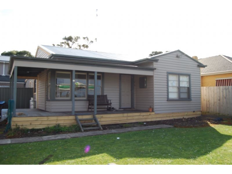 23 Bayview Avenue, Inverloch VIC 3996