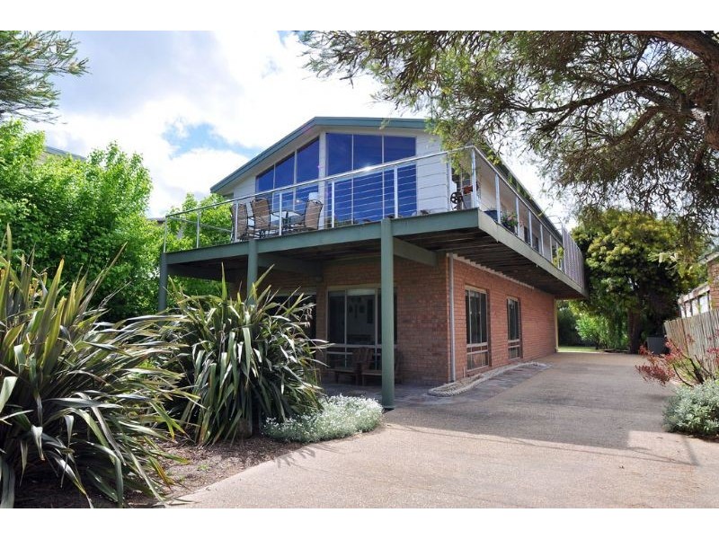 25 The Esplanade, Inverloch VIC 3996