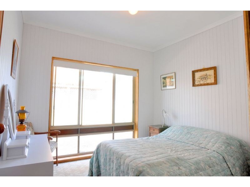 25 The Esplanade, Inverloch VIC 3996