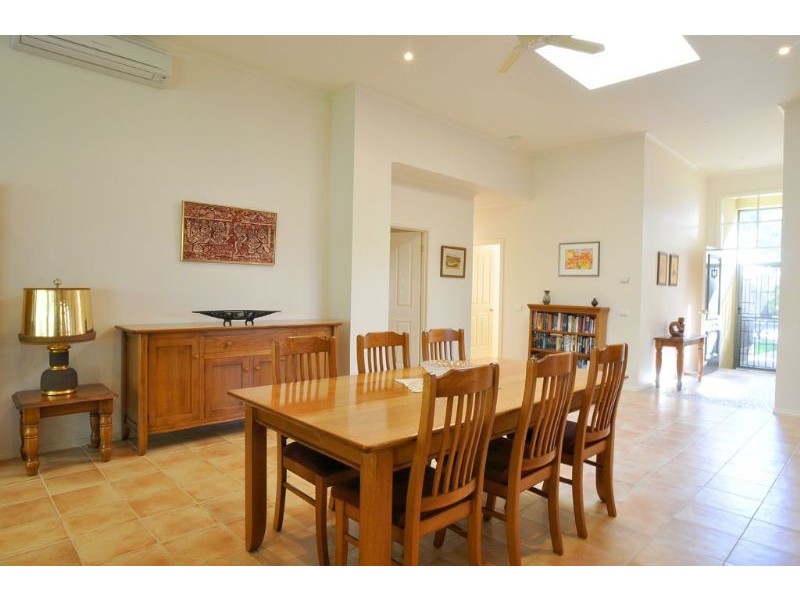 7 Bunurong Crt, Inverloch VIC 3996