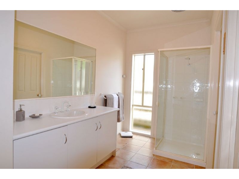 7 Bunurong Crt, Inverloch VIC 3996