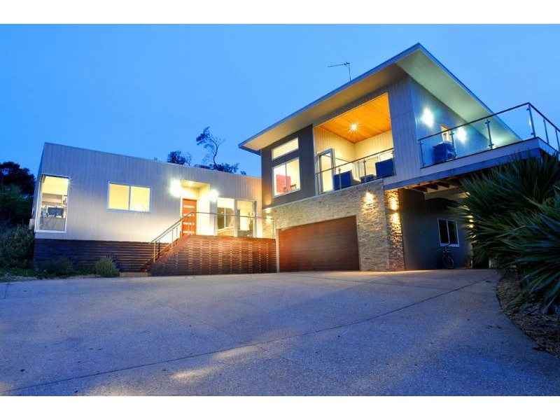 17-19 McIndoe Avenue, Venus Bay VIC 3956