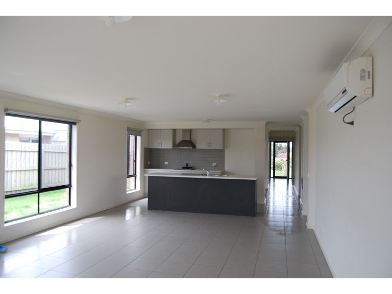 2  Somerset Place, Inverloch VIC 3996