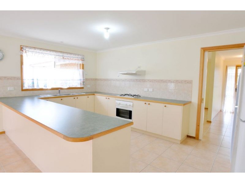 12 Heather Grove, Inverloch VIC 3996