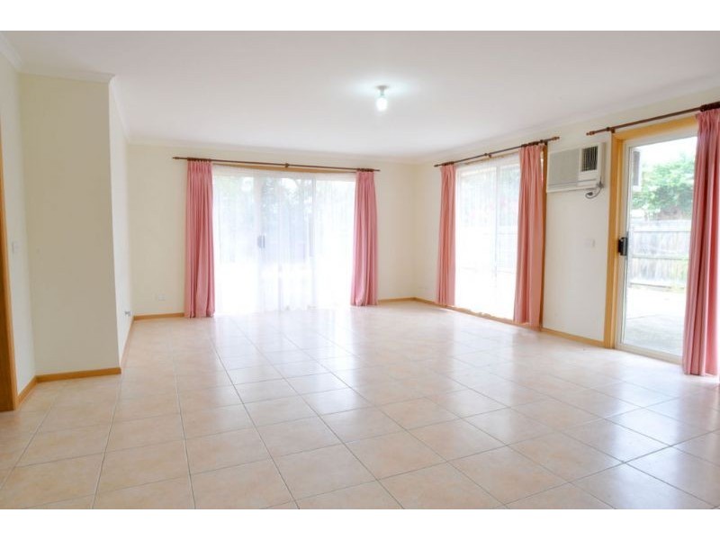 12 Heather Grove, Inverloch VIC 3996