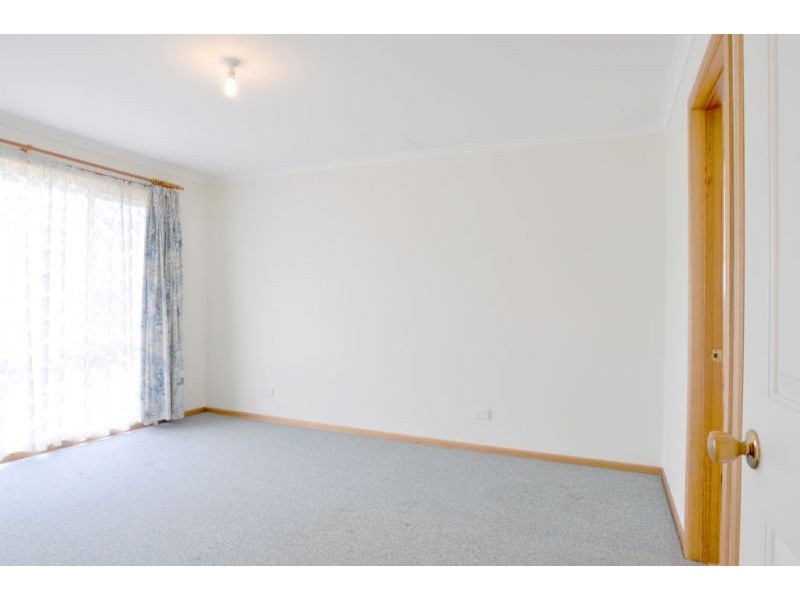 12 Heather Grove, Inverloch VIC 3996