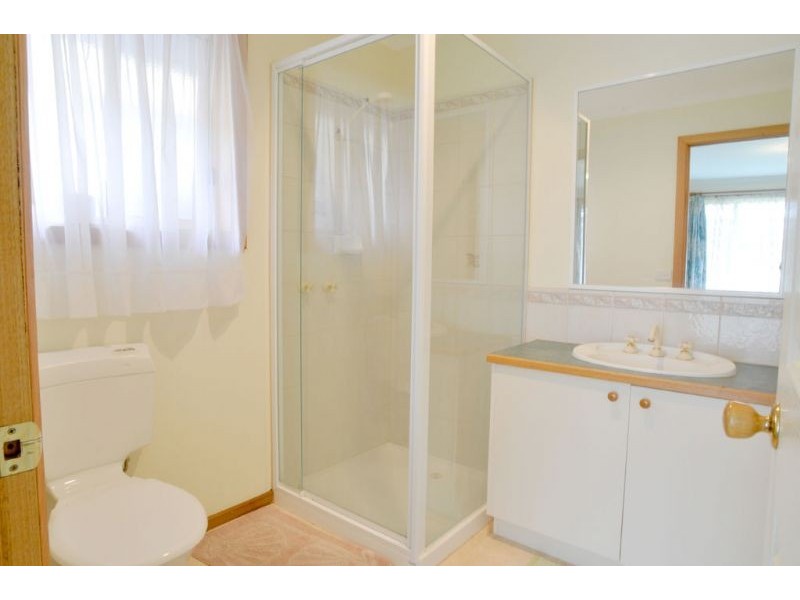 12 Heather Grove, Inverloch VIC 3996