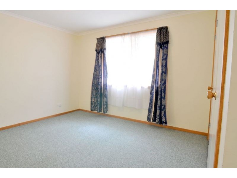 12 Heather Grove, Inverloch VIC 3996