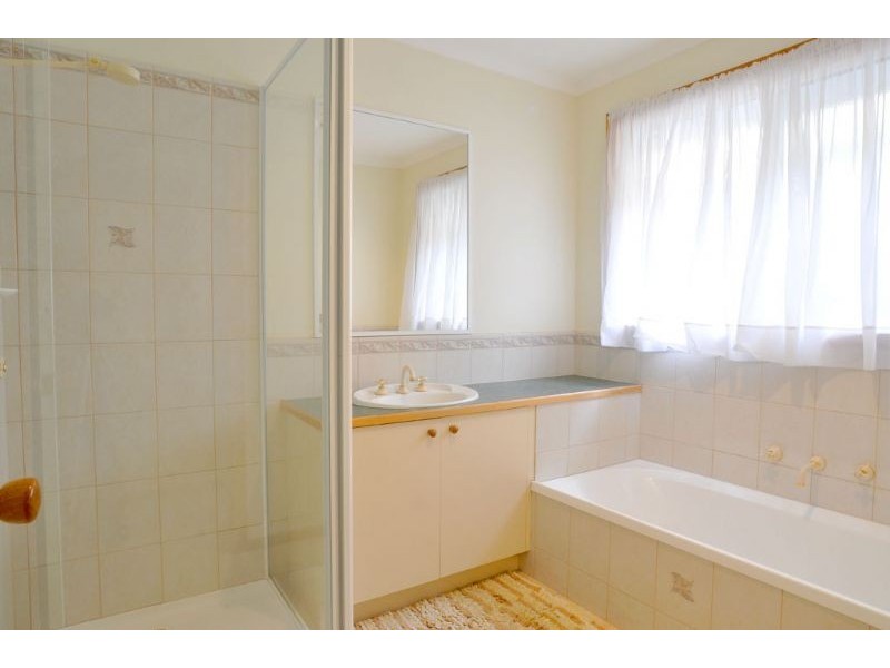 12 Heather Grove, Inverloch VIC 3996