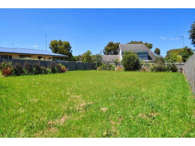 5 Regatta Place, Inverloch VIC 3996