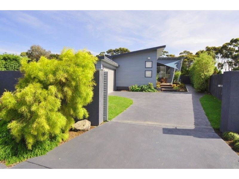 51 Tamara Cres, Inverloch VIC 3996