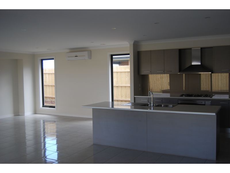 11 Queenscliff, Inverloch VIC 3996