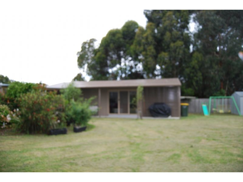 A/21 Powlett Street, Inverloch VIC 3996