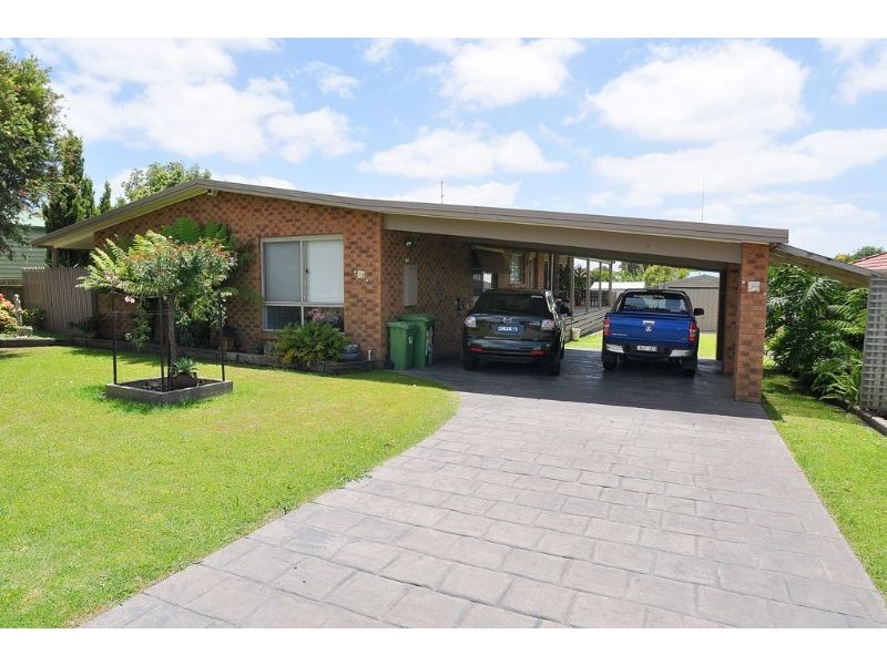 10 Leicester Square, Inverloch VIC 3996
