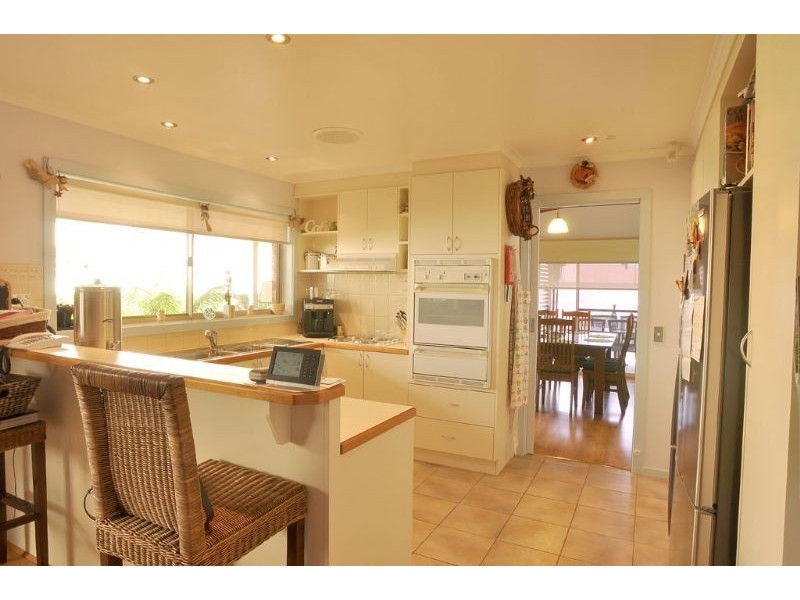 10 Leicester Square, Inverloch VIC 3996