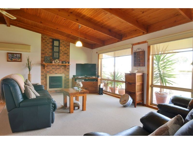 10 Leicester Square, Inverloch VIC 3996