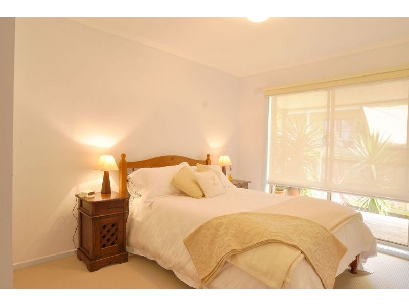 10 Leicester Square, Inverloch VIC 3996