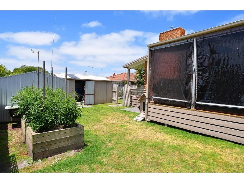 10 Leicester Square, Inverloch VIC 3996