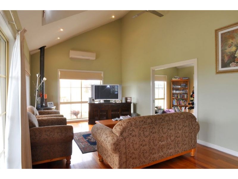 33 Regency Drive, Wonthaggi, Inverloch VIC 3996