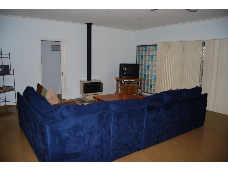 8 Naiomi  Court, Inverloch VIC 3996