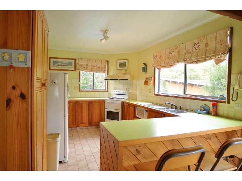 16 Overlook Drv, Inverloch VIC 3996