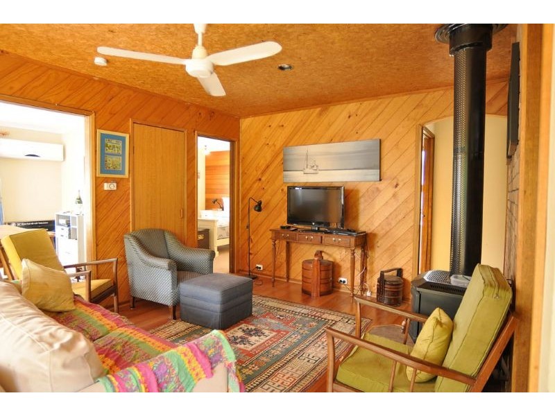 16 Overlook Drv, Inverloch VIC 3996