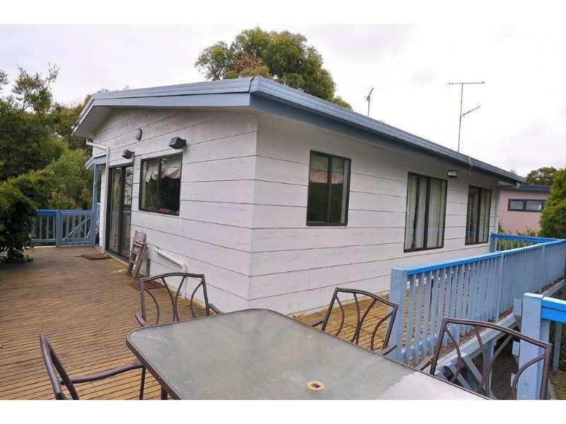 16 Overlook Drv, Inverloch VIC 3996