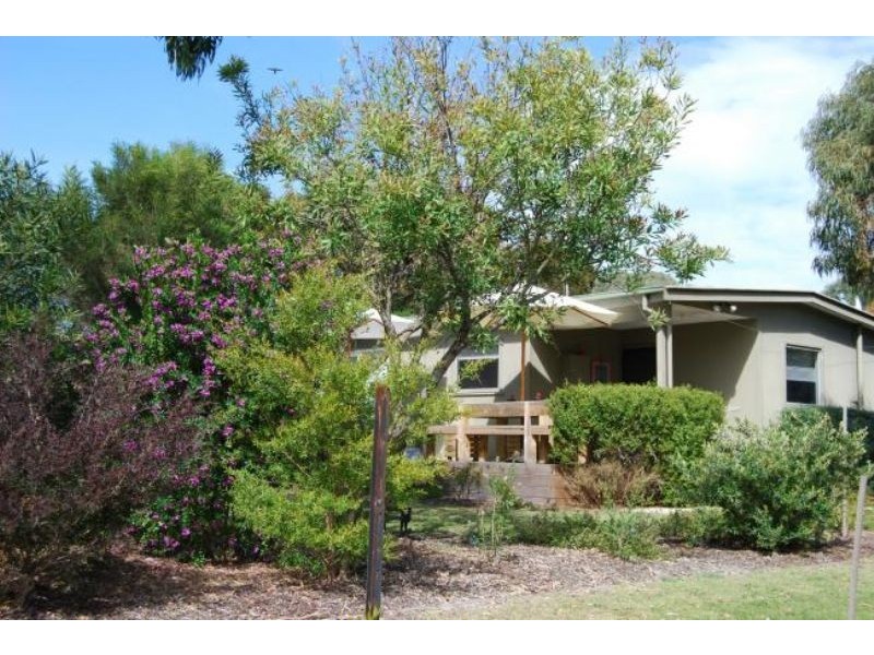39 Beilby Avenue, Inverloch VIC 3996