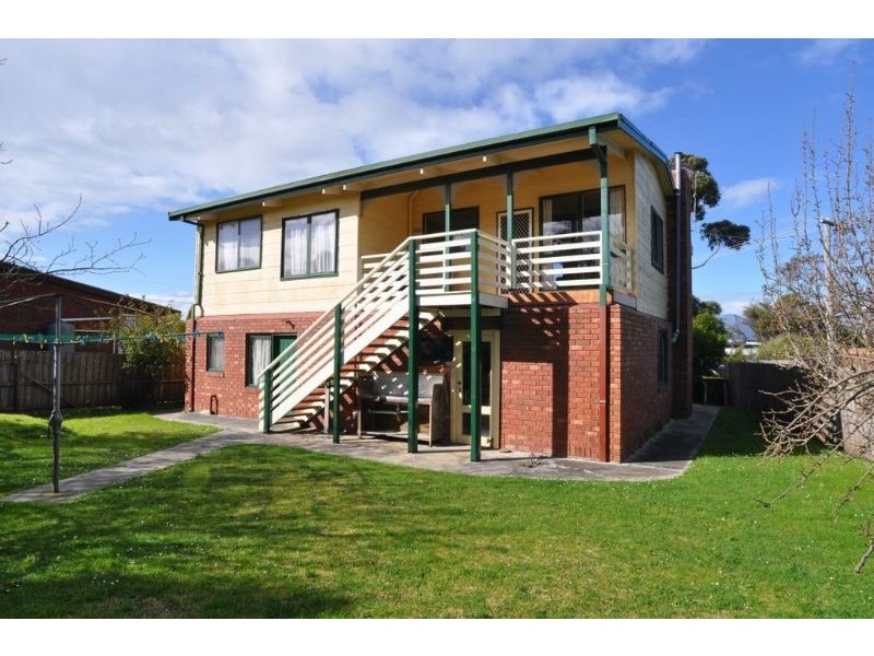 6 USHER CRT, Inverloch VIC 3996