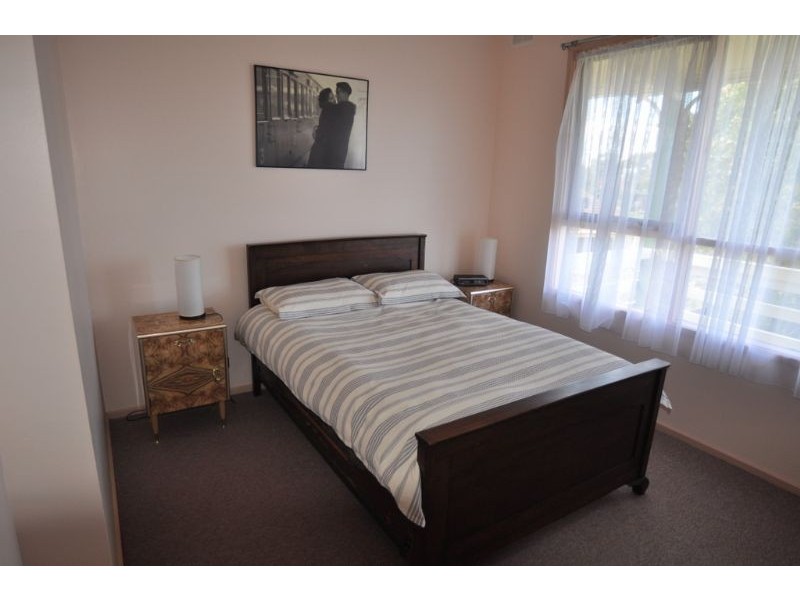 6 USHER CRT, Inverloch VIC 3996