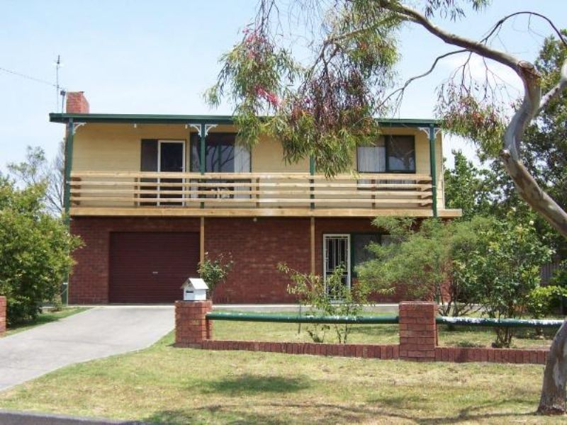 6 USHER CRT, Inverloch VIC 3996