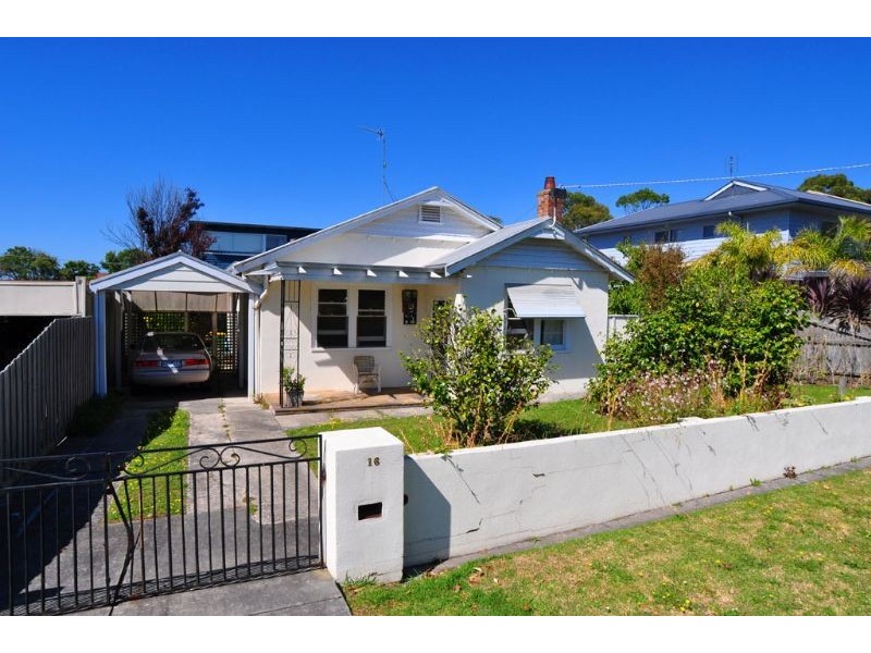 16 High Street, Inverloch VIC 3996