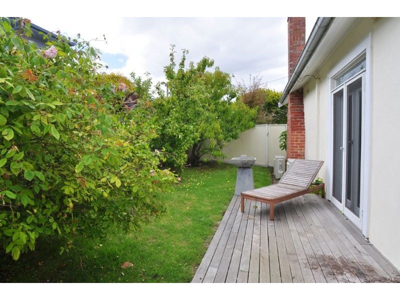 16 High Street, Inverloch VIC 3996