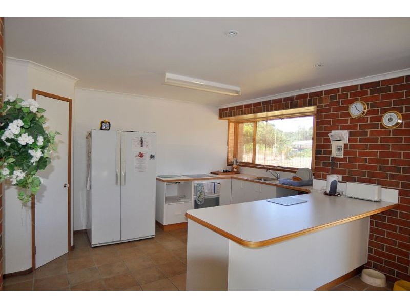 82 Atherton Drv, Venus Bay VIC 3956