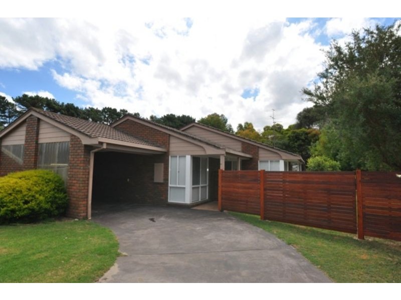 11 Streeton Court, Inverloch VIC 3996