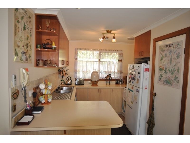 6 Alwyn Crt, Inverloch VIC 3996