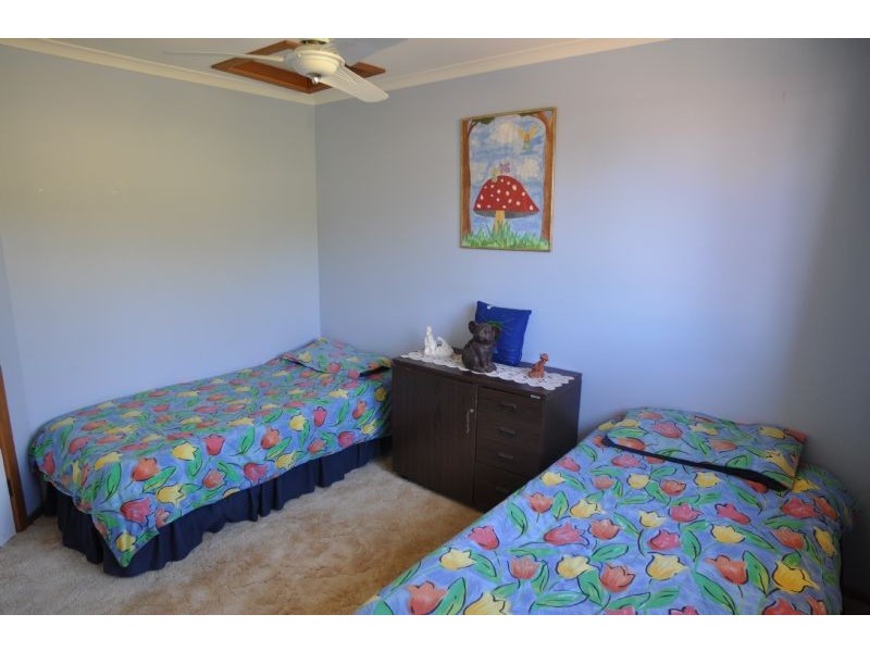 6 Alwyn Crt, Inverloch VIC 3996