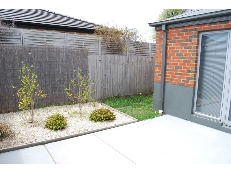 2/16 Heather Grove, Inverloch VIC 3996