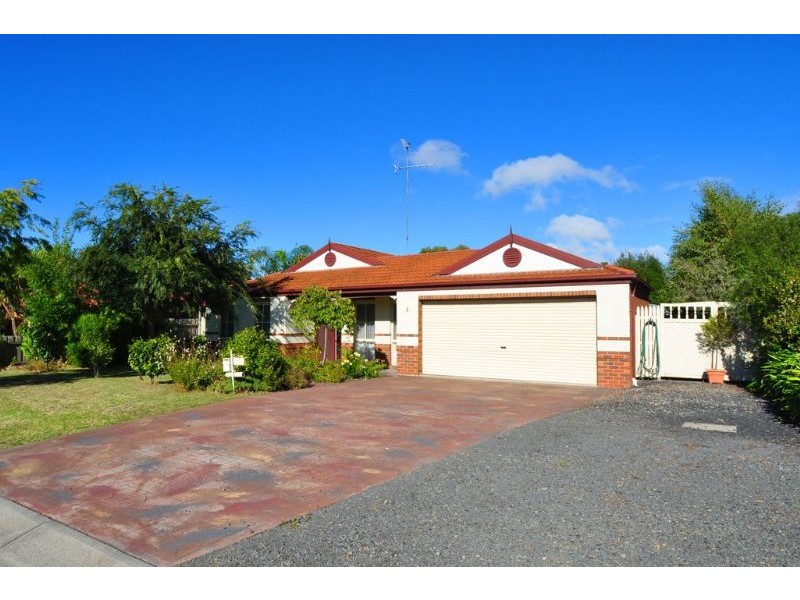 4 Chelsea Square, Inverloch VIC 3996