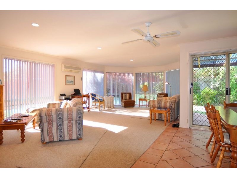 4 Chelsea Square, Inverloch VIC 3996